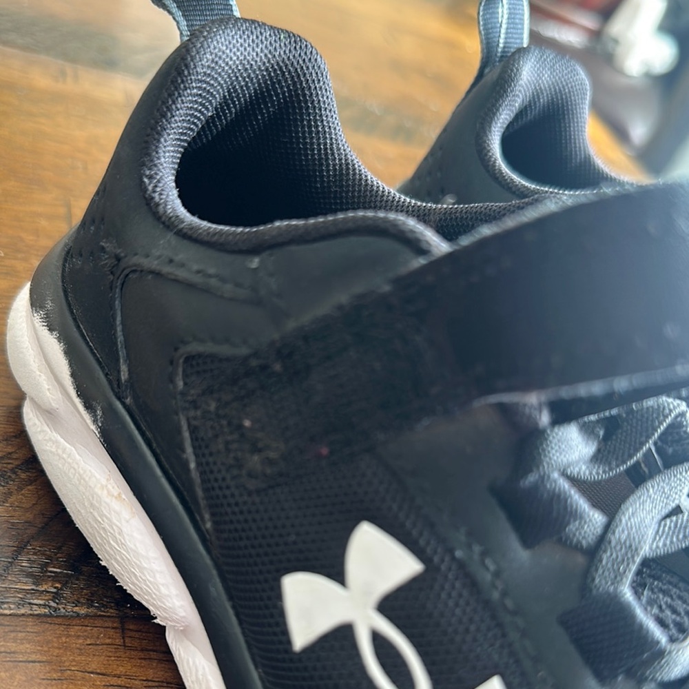 Under Armour Black and White Sneakers with Cushioned Sole - Picture 10 of 12